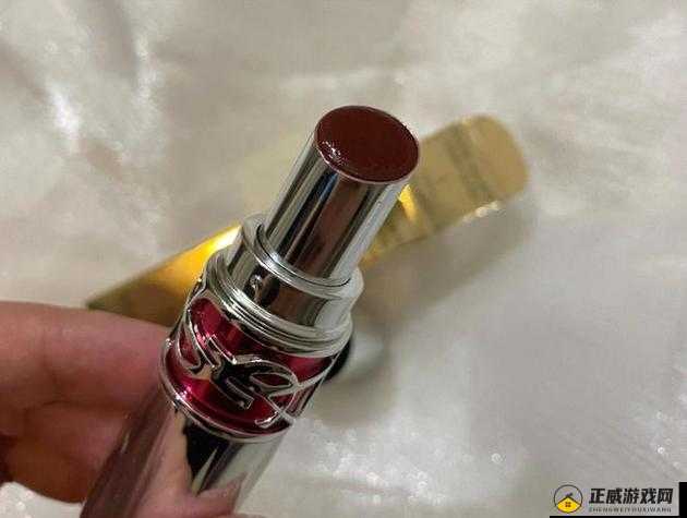 ysl 蜜桃棕调色：温柔甜美的秘密武器