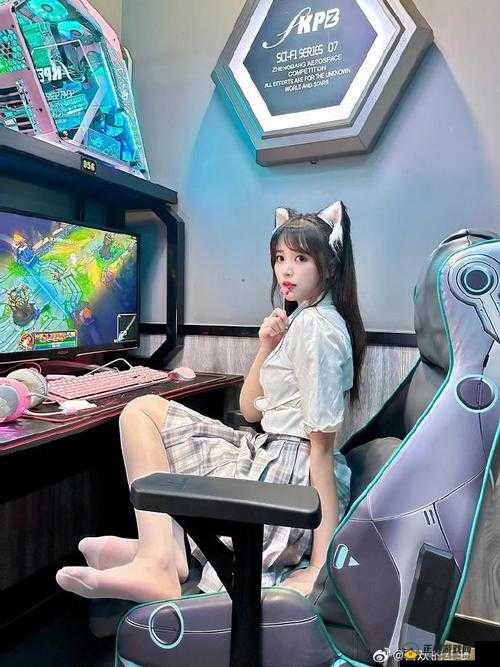 暴躁少女零九 csgo：电竞少女的热血战场